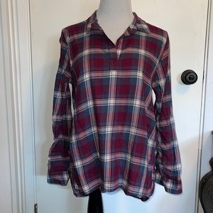 G.H. Bass & Co. Long Sleeve Plaid Top with Button Up Back